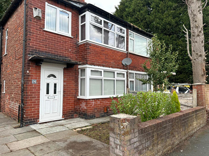 2 Bedroom Semi-Detached House To Rent In Manchester, Manchester, M18