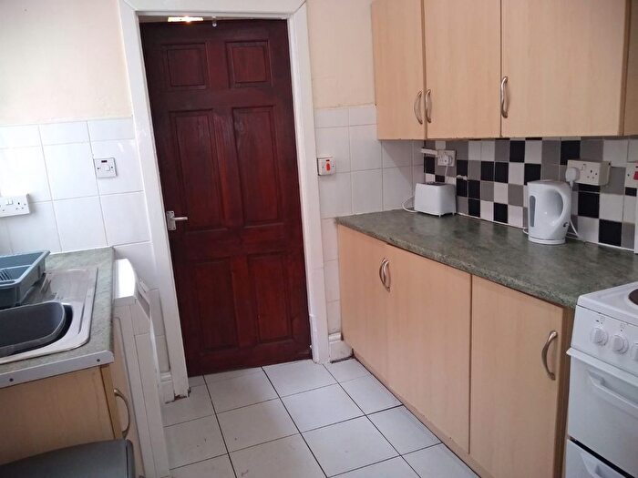 2 Bedroom Flat To Rent In Simonside Terrace, Newcastle Upon Tyne, NE6