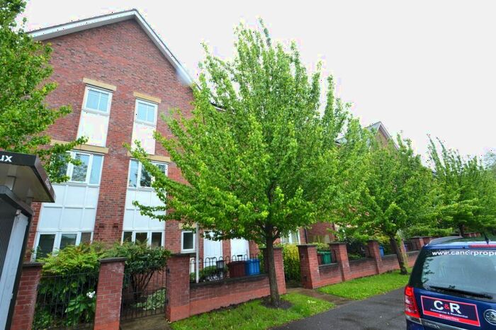 4 Bedroom Terraced House To Rent In Chorlton Road, Manchester, Hulme, M15