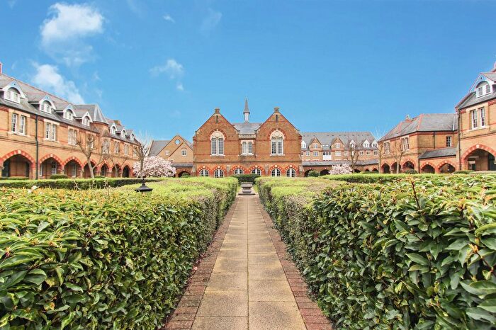 3 Bedroom Flat To Rent In Andrew Reed Court, Keele Close, Watford, Hertfordshire, WD24