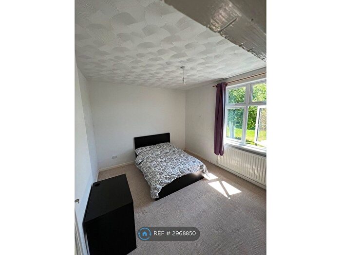 3 Bedroom Semi-Detached House To Rent In Washington Road, Portsmouth, PO2