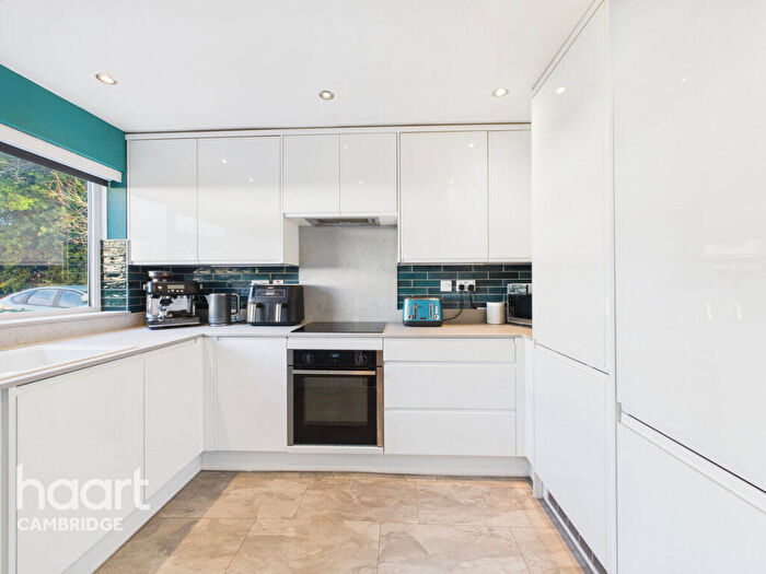 3 Bedroom Terraced House For Sale In Gainsborough Close, Cambridge, CB4