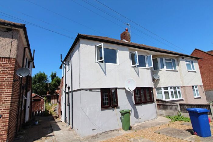 2 Bedroom Flat To Rent In Erith Crescent, Romford, RM5