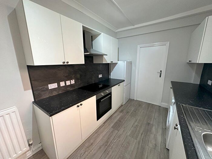 6 Bedroom Terraced House To Rent In First Avenue, Newcastle Upon Tyne, NE6