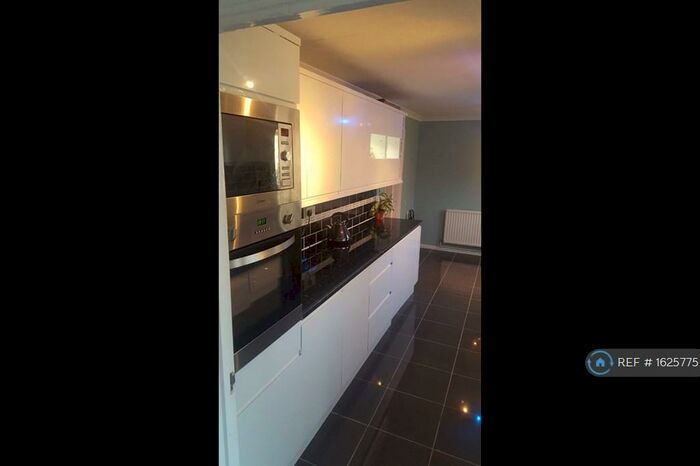 3 Bedroom Terraced House To Rent In Wisden Road, Stevenage, SG1