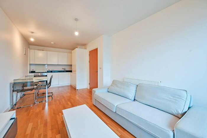 1 Bedroom Flat For Sale In Amelia Street, Elephant And Castle, SE17