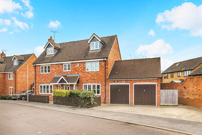 6 Bedroom Detached House For Sale In Slade Leas, Middleton Cheney, OX17
