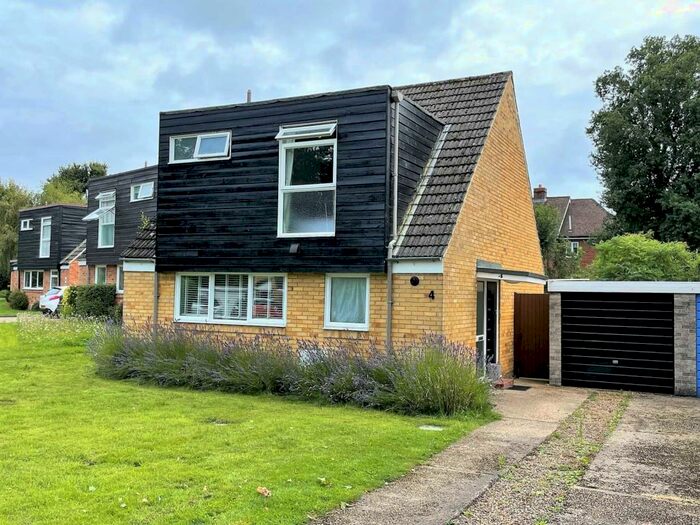 3 Bedroom Detached House To Rent In Wentworth Close, Ash Vale, Surrey, GU12