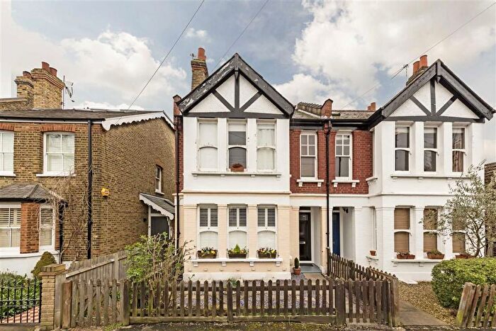 1 Bedroom Flat To Rent In Sunnyside Road, Teddington, TW11
