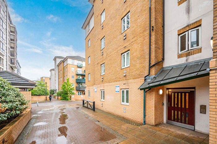 2 Bedroom Flat To Rent In Lorne Close, Regent's Park, London, NW8