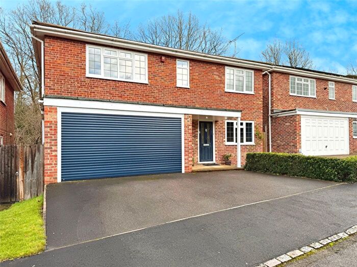 4 Bedroom Detached House For Sale In The Brambles, Crowthorne, Berkshire, RG45