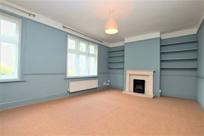 3 Bedroom Flat To Rent In Wells Road, Bath, BA2