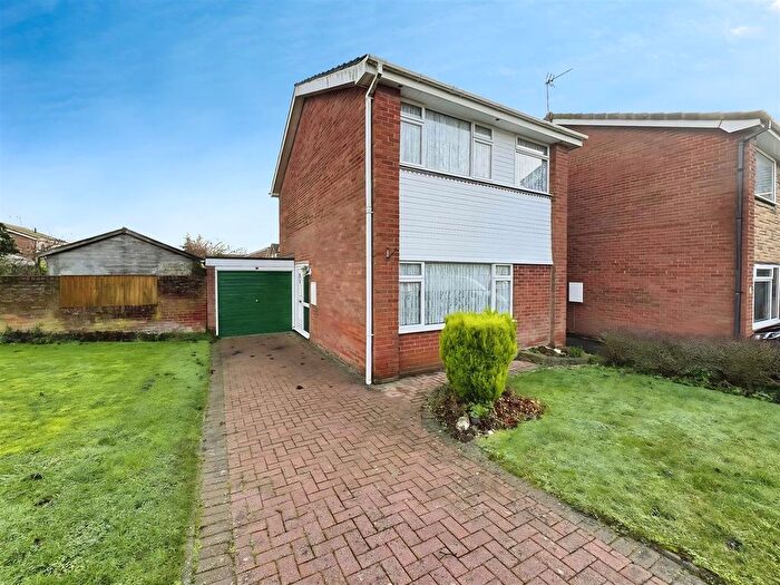 3 Bedroom Link Detached House For Sale In Goscote Drive, Lutterworth, LE17