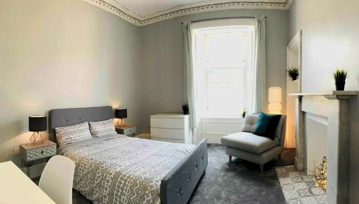 2 Bedroom Apartment To Rent In Westmoreland Street, Glasgow, G42