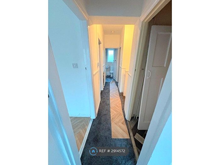 2 Bedroom Flat To Rent In Rednal, Birmingham, B45