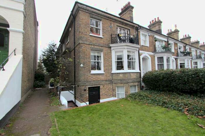 1 Bedroom Flat To Rent In Cambridge Road, Southend On Sea, SS1