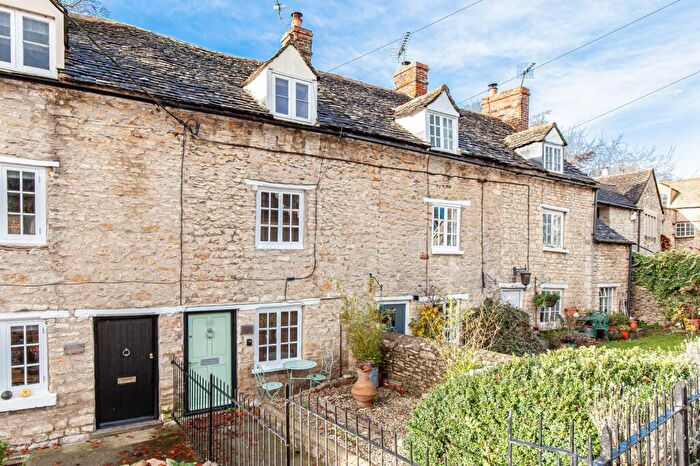 2 Bedroom Terraced House For Sale In Manor Road, Woodstock, OX20