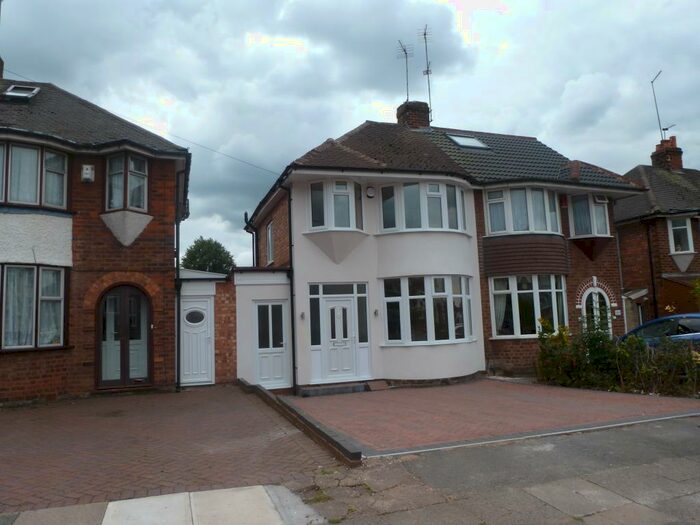3 Bedroom House To Rent In Garretts Green Lane, Sheldon, Birmingham, B26