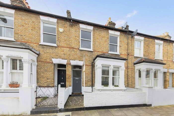 2 Bedroom Flat To Rent In Squarey Street, London SW17