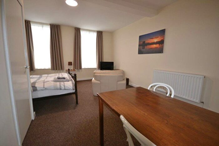 1 Bedroom Flat To Rent In High Street, Yarm, TS15