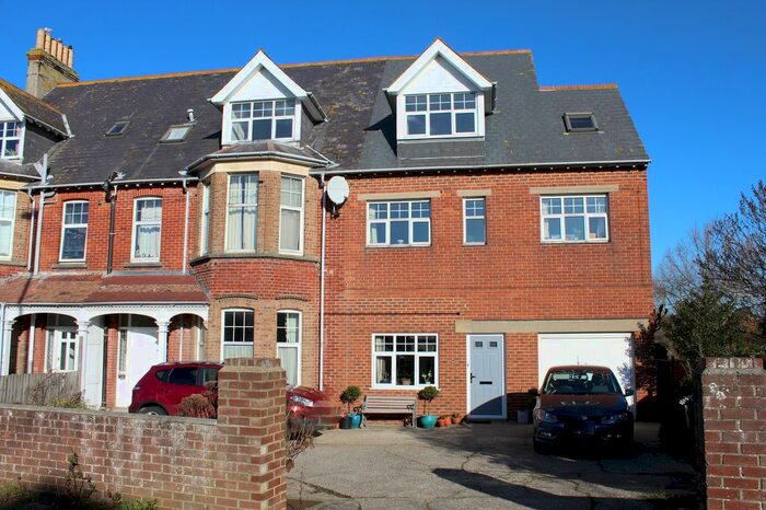 2 Bedroom Flat To Rent In Melcombe Avenue, Weymouth DT4