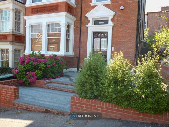 Studio To Rent In Southwood Avenue, London, N6