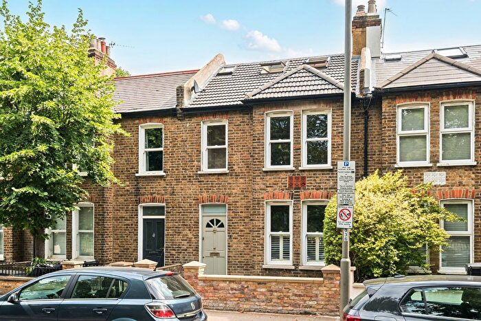 3 Bedroom Terraced House For Sale In Blackshaw Road, Tooting, London, SW17