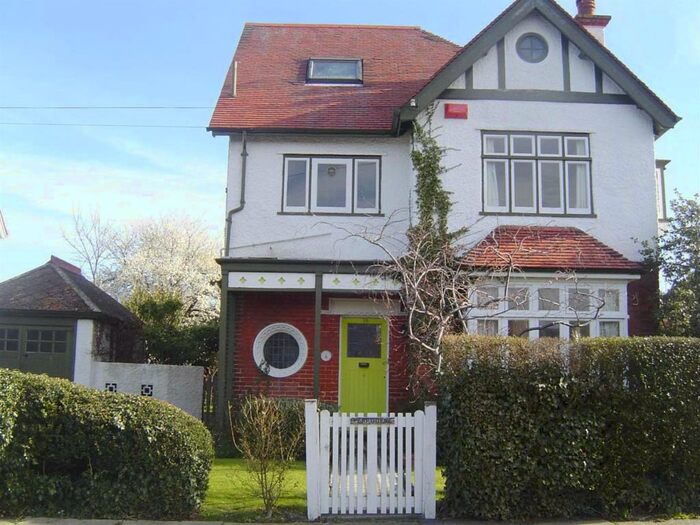 5 Bedroom House To Rent In Saddleton Road, Whitstable, CT5