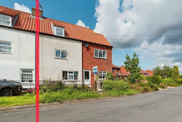 3 Bedroom Semi-Detached House For Sale In Wheatsheaf Lane, Long Bennington, NG23