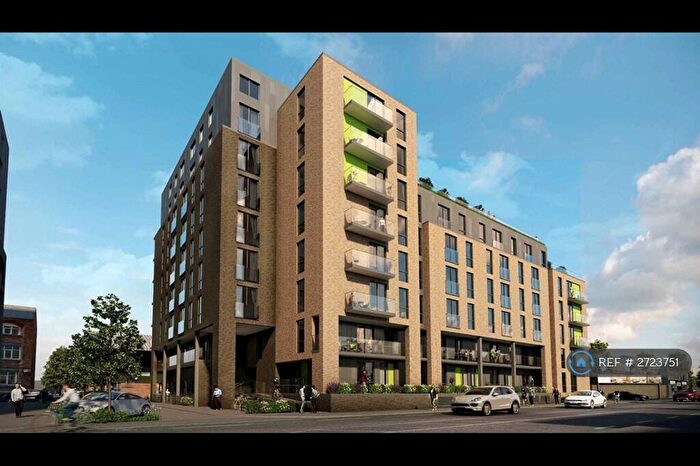 3 Bedroom Flat To Rent In Middlewood Plaza, Salford, M5