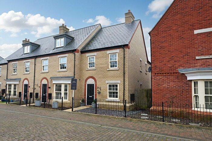 2 Bedroom End Of Terrace House For Sale In Central Avenue, Brampton, PE28