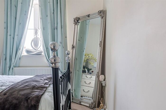 2 Bedroom Detached House For Sale In Anson Avenue, Calne, SN11