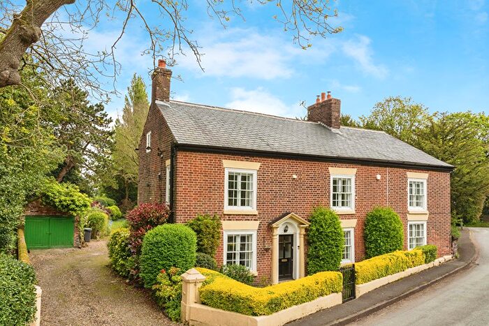 5 Bedroom Detached House For Sale In Runcorn Road, Moore, Warrington, Cheshire, WA4