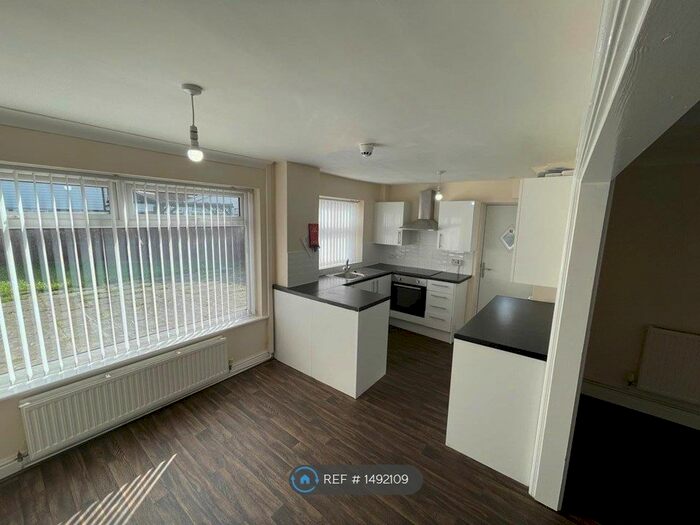 3 Bedroom Semi-Detached House To Rent In Avon Close, Kirkby, Liverpool, L33