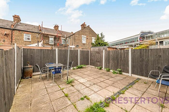 4 Bedroom Terraced House To Rent In Leonard Street, Silvertown, E16