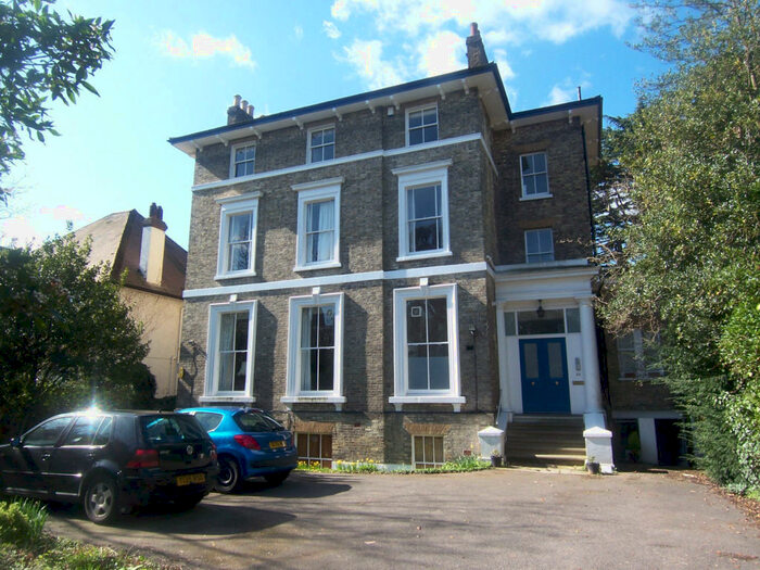 2 Bedroom Flat To Rent In Morden Road, SE3