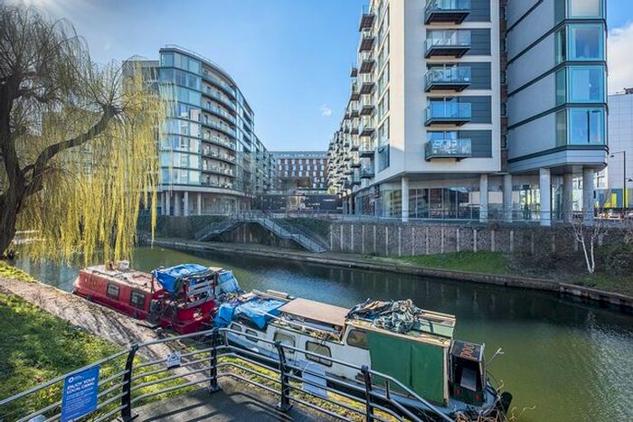 1 Bedroom Flat To Rent In Station Approach, Hayes UB3