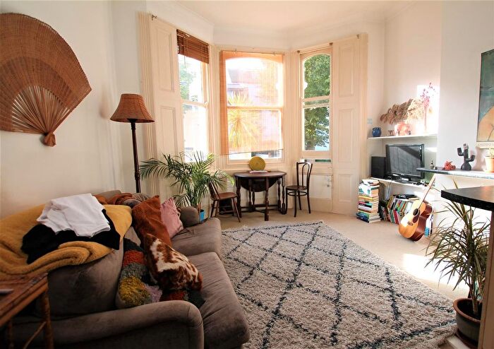 1 Bedroom Flat To Rent In Seafield Road, Hove, BN3