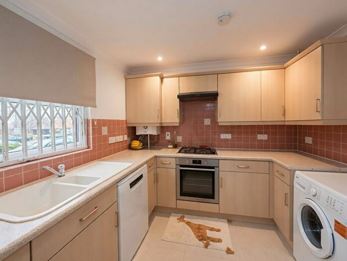 1 Bedroom Flat To Rent In Rickards Close, Hendon, NW4