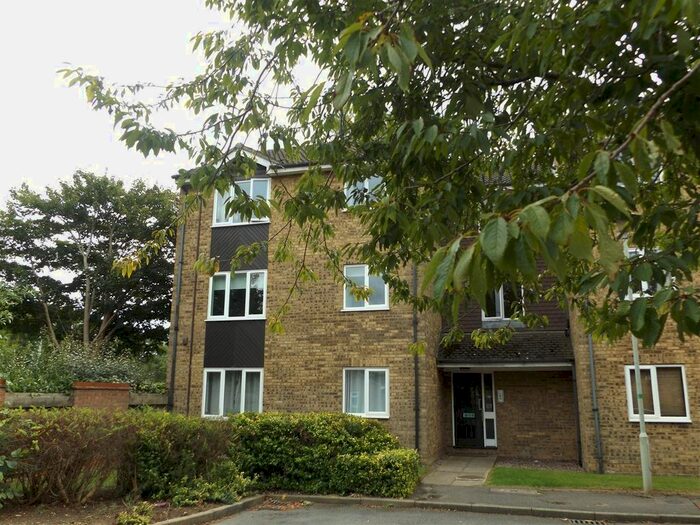 1 Bedroom Flat To Rent In Wellington Drive, Welwyn Garden City, AL7