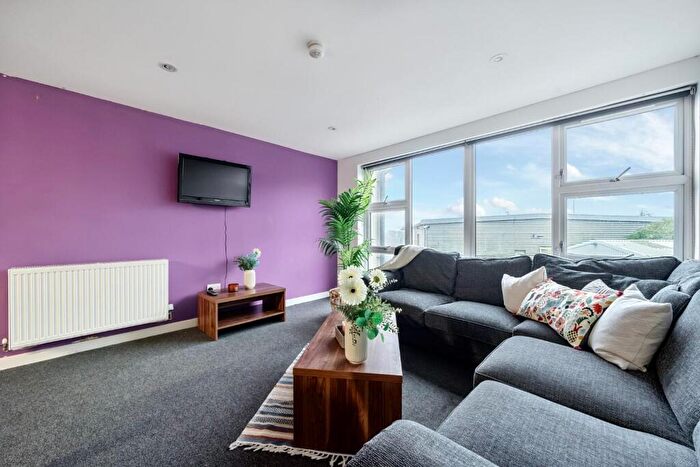 8 Bedroom Flat To Rent In Flat, Plymbridge Lane, Derriford, Plymouth, PL6