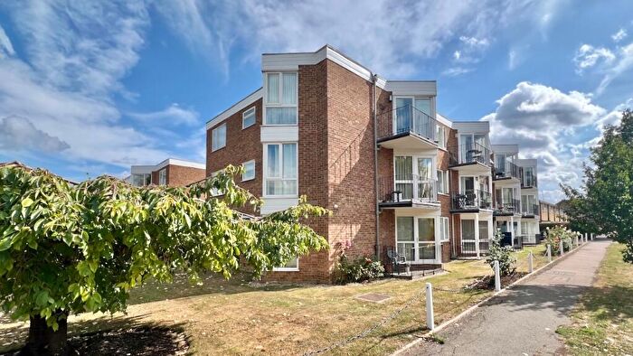 2 Bedroom Apartment For Sale In Forest View, Chingford, E4
