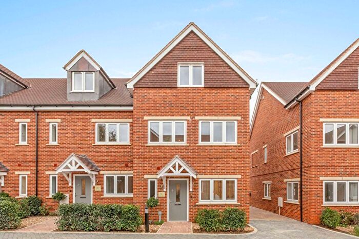 3 Bedroom End Of Terrace House For Sale In Jubilee Mews, Buckinghamshire, HP13
