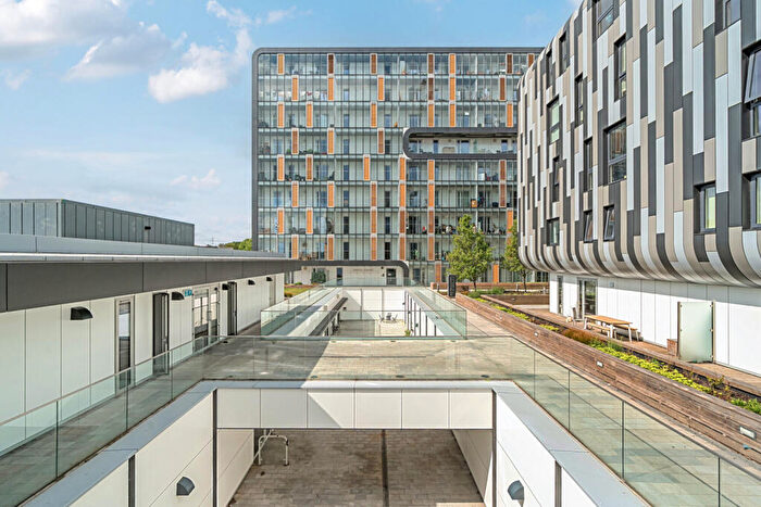 2 Bedroom Apartment For Sale In Love Lane, Woolwich, SE18