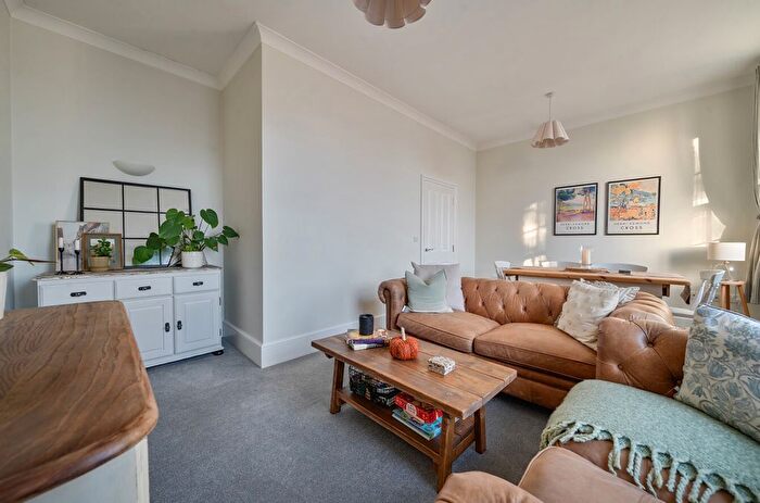1 Bedroom Flat For Sale In North Square, Knowle, Fareham, PO17