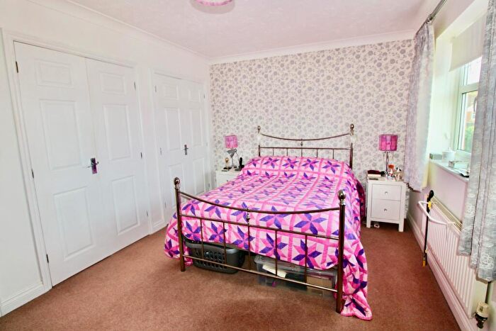 6 Bedroom Detached House For Sale In Alvis Drive, Yaxley, Peterborough, PE7