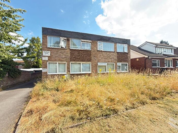 2 Bedroom Maisonette For Sale In Malzeard Court, New Bedford Road Area, Luton, Bedfordshire, LU3