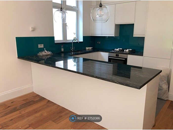 2 Bedroom Flat To Rent In Ground Floor, London, N3