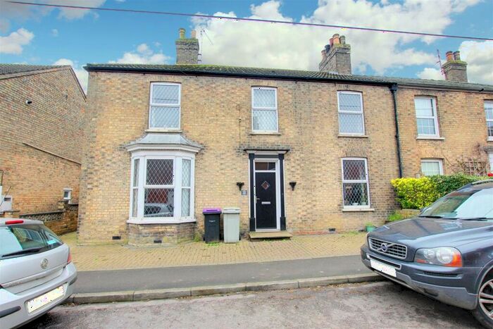 5 Bedroom Semi-Detached House For Sale In Hamilton Road, Alford, LN13