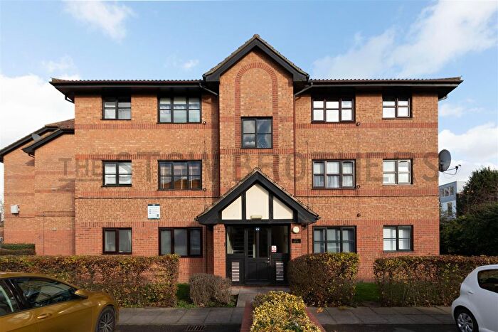 1 Bedroom Flat To Rent In Chamberlain Place, London, E17